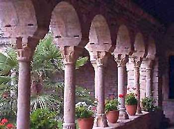 Cloister of Roda de Isabena cathedral